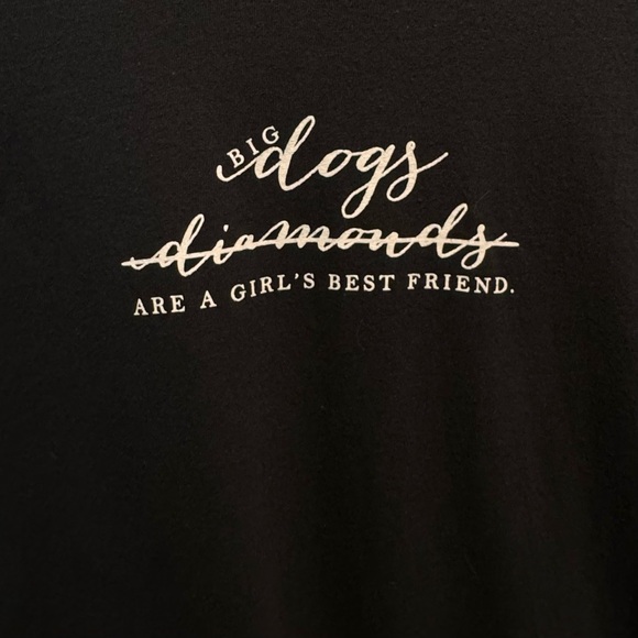 Women’s “big dogs are a girls best friend”, XL, very soft black tshirt - Picture 2 of 6